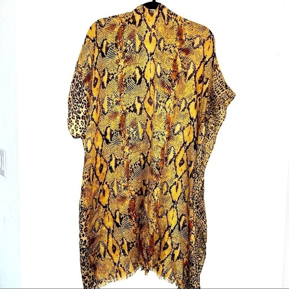 Do Everything In Love Leopard Snake Cheetah Poncho - Picture 3 of 3